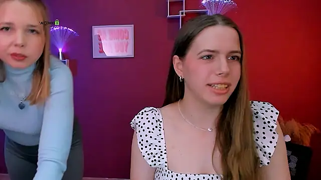 Snapshot of teya_starling chatting on March 18, 2026, 8:39 am teya starling online show from March 18, 2026, 8:39 am