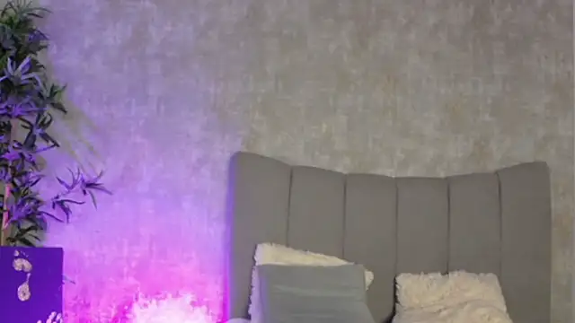 LucyRayy online show from February 11, 2026, 8:09 pm