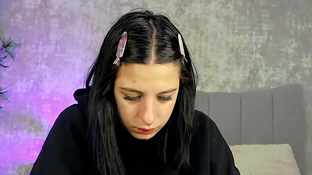 LucyRayy online show from March 21, 2026, 6:58 am