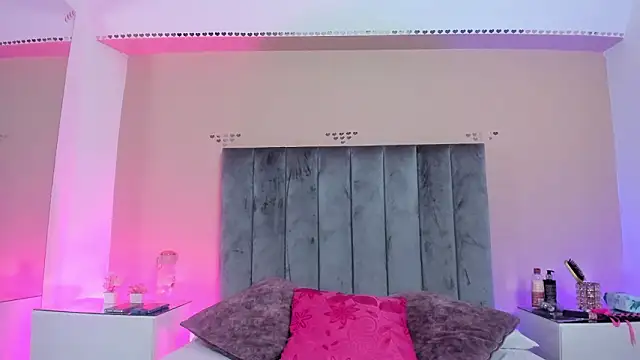 kaylaa sex online show from February 17, 2026, 1:19 pm