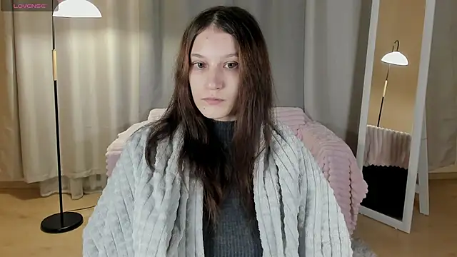 KrisDoeil online show from December 19, 2025, 2:26 am