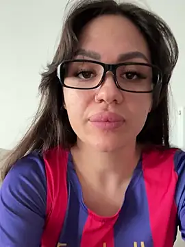 Snapshot of SiennaLuxexx chatting on February 22, 2026, 1:24 pm SiennaLuxexx online show from February 22, 2026, 1:24 pm