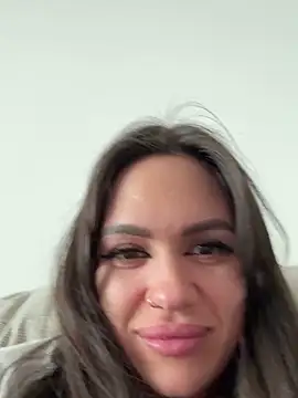 Snapshot of SiennaLuxexx chatting on February 19, 2026, 12:02 pm SiennaLuxexx online show from February 19, 2026, 12:02 pm