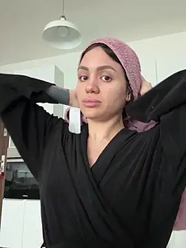 Snapshot of SiennaLuxexx chatting on February 18, 2026, 12:12 pm SiennaLuxexx online show from February 18, 2026, 12:12 pm