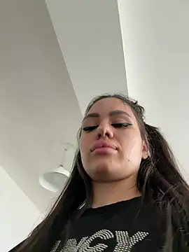 Snapshot of SiennaLuxexx chatting on March 4, 2026, 1:08 pm SiennaLuxexx online show from March 4, 2026, 1:08 pm