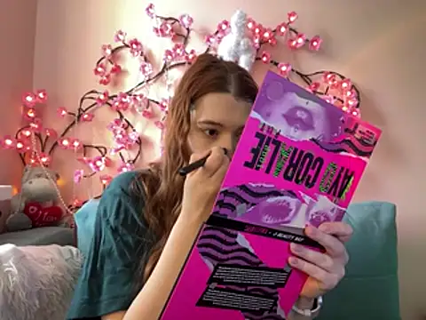 Snapshot of Ungoliant_Kiss chatting on March 10, 2026, 8:18 am Ungoliant Kiss online show from March 10, 2026, 8:18 am