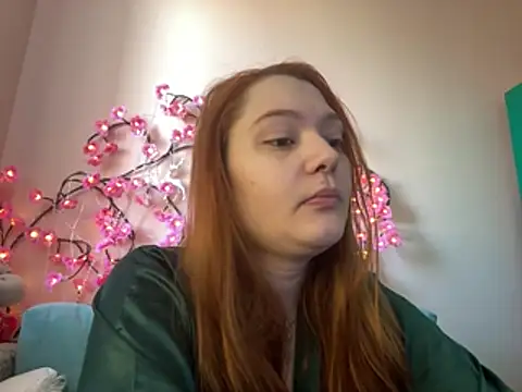 Snapshot of Ungoliant_Kiss chatting on April 17, 2026, 10:40 am Ungoliant Kiss online show from April 17, 2026, 10:40 am