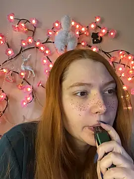 Snapshot of Ungoliant_Kiss chatting on April 5, 2026, 1:51 pm Ungoliant Kiss online show from April 5, 2026, 1:51 pm