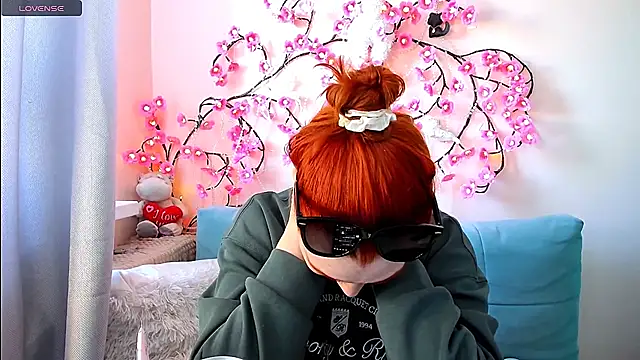 Ungoliant Kiss online show from May 23, 2026, 1:32 pm