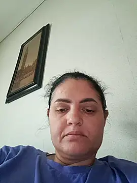 Snapshot of gini92 chatting on February 22, 2026, 6:27 am gini92 online show from February 22, 2026, 6:27 am