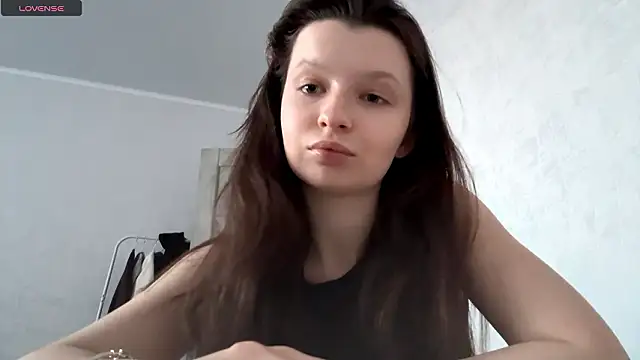 EllieBerrie online show from March 23, 2026, 2:28 pm