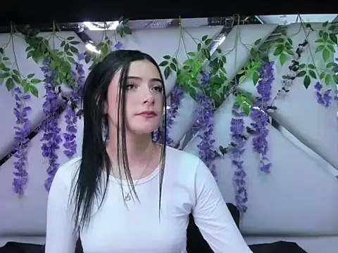 liinzy rouse69 online show from December 18, 2025, 2:54 pm