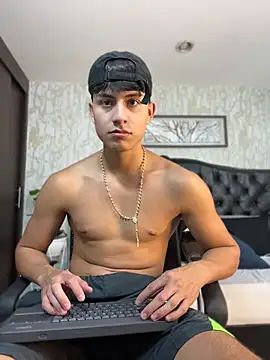 Snapshot of Lander_Cruz chatting on June 16, 2026, 7:58 pm Lander Cruz online show from June 16, 2026, 7:58 pm