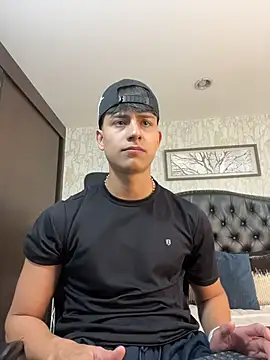 Snapshot of Lander_Cruz chatting on June 4, 2026, 8:35 pm Lander Cruz online show from June 4, 2026, 8:35 pm