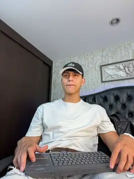Lander Cruz online show from July 25, 2026, 7:09 pm