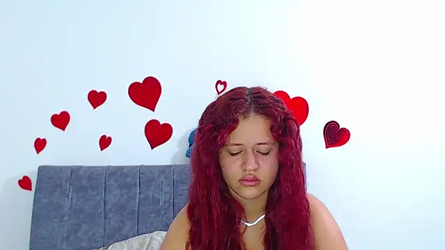 hottie couplee online show from June 27, 2026, 3:23 am