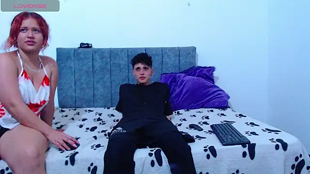 hottie couplee online show from February 7, 2026, 11:02 pm