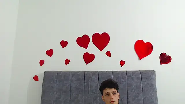 hottie couplee online show from July 23, 2026, 11:44 pm