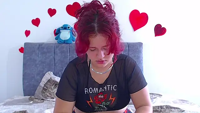 hottie couplee online show from July 1, 2026, 10:43 pm