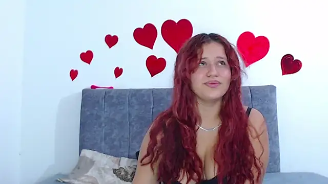 hottie couplee online show from August 6, 2026, 11:44 pm