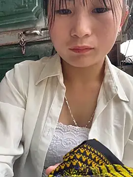 Maiphu34 online show from April 21, 2026, 3:13 am