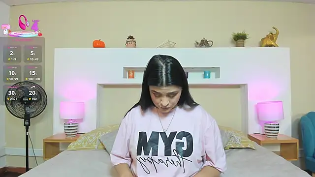 AnikaRomanoff  online show from December 15, 2025, 11:27 am