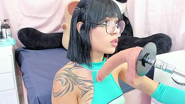 sofia shadow  online show from February 19, 2026, 3:14 am