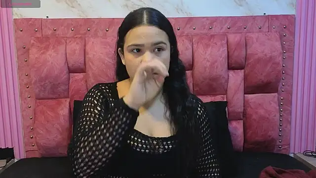 ValeryMorales online show from March 18, 2026, 8:43 pm