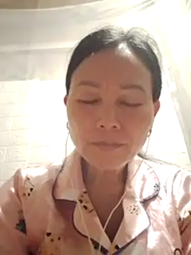 Lili-123k online show from April 21, 2026, 8:59 pm