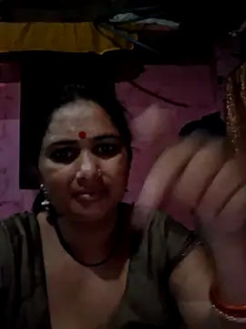 Your-shreya143 online show from July 6, 2026, 9:28 pm