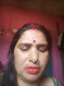 Your-shreya143 online show from May 3, 2026, 7:35 am
