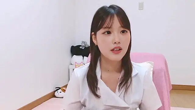 mashiro-desu online show from December 21, 2025, 4:36 am