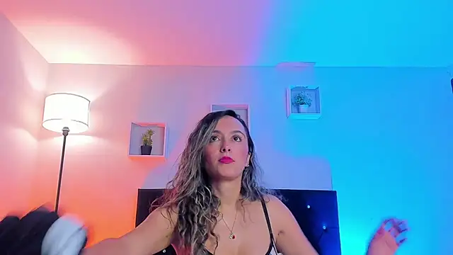 Snapshot of Victoria_Rose_ chatting on February 9, 2026, 3:37 am Victoria Rose online show from February 9, 2026, 3:37 am