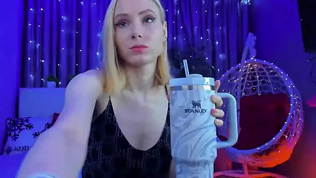 Gina Gina love online show from February 9, 2026, 1:14 am