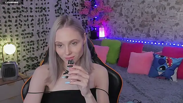 Snapshot of Gina_Gina_love chatting on June 1, 2026, 1:06 am Gina Gina love online show from June 1, 2026, 1:06 am