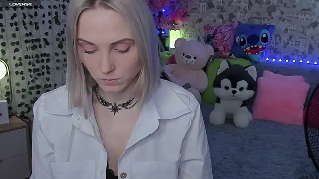 Snapshot of Gina_Gina_love chatting on June 5, 2026, 1:10 am Gina Gina love online show from June 5, 2026, 1:10 am