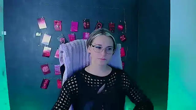 Melodie Aster online show from January 13, 2026, 12:20 pm