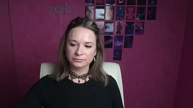 Melodie Aster online show from March 4, 2026, 6:21 am