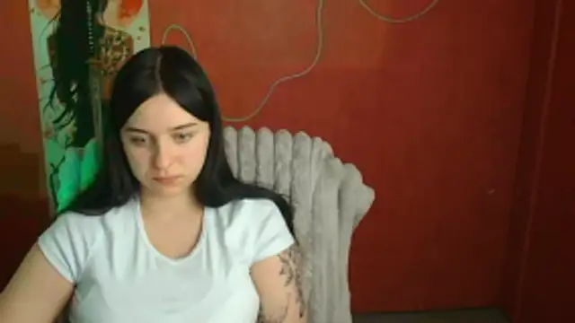 Lilu May online show from April 24, 2026, 11:18 pm