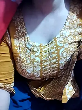 hottyrose69 online show from February 9, 2026, 3:59 am