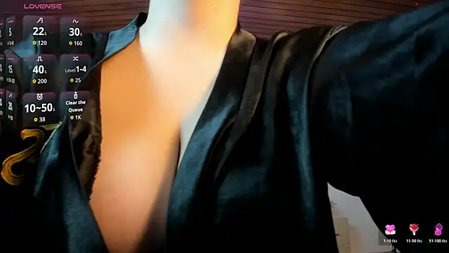 Snapshot of TiffanyHoustton chatting on July 14, 2026, 10:54 am TiffanyHoustton online show from July 14, 2026, 10:54 am