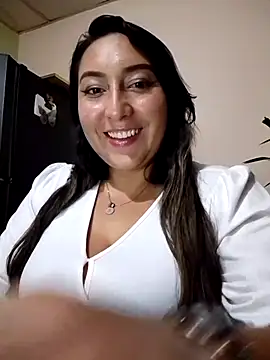 Valeria montana  online show from April 5, 2026, 12:39 am