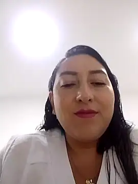 Valeria montana  online show from April 15, 2026, 11:38 am