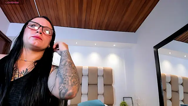 Ambar Cooxx online show from February 3, 2026, 11:04 am