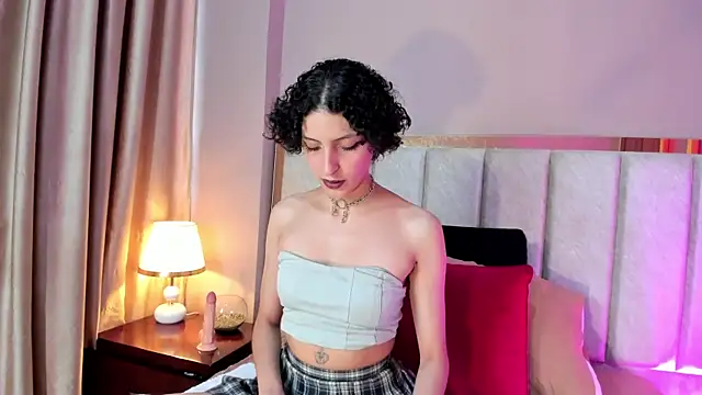 LyraVendrell online show from January 13, 2026, 12:20 pm