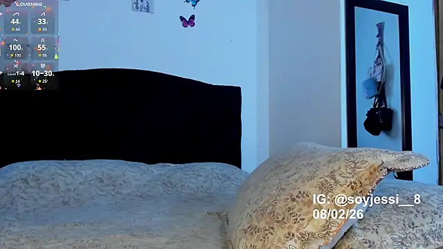 lauureen c online show from February 8, 2026, 9:01 pm