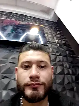 MaxSteel x online show from December 5, 2025, 5:22 pm