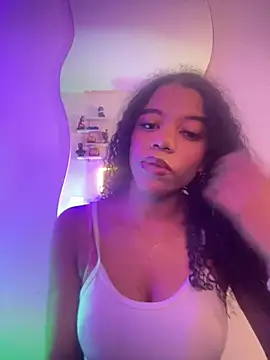 Snapshot of arianna_roxe chatting on February 22, 2026, 4:59 am arianna roxe online show from February 22, 2026, 4:59 am