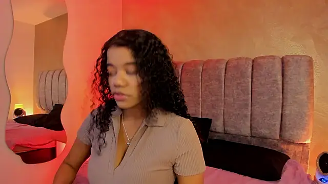 Snapshot of arianna_roxe chatting on March 28, 2026, 5:19 am arianna roxe online show from March 28, 2026, 5:19 am