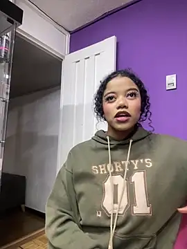 Snapshot of arianna_roxe chatting on March 18, 2026, 4:26 am arianna roxe online show from March 18, 2026, 4:26 am